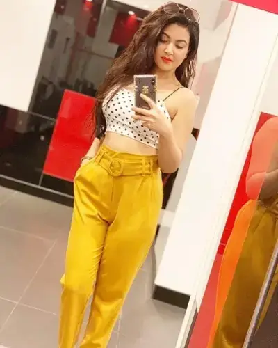 Lormi Escort